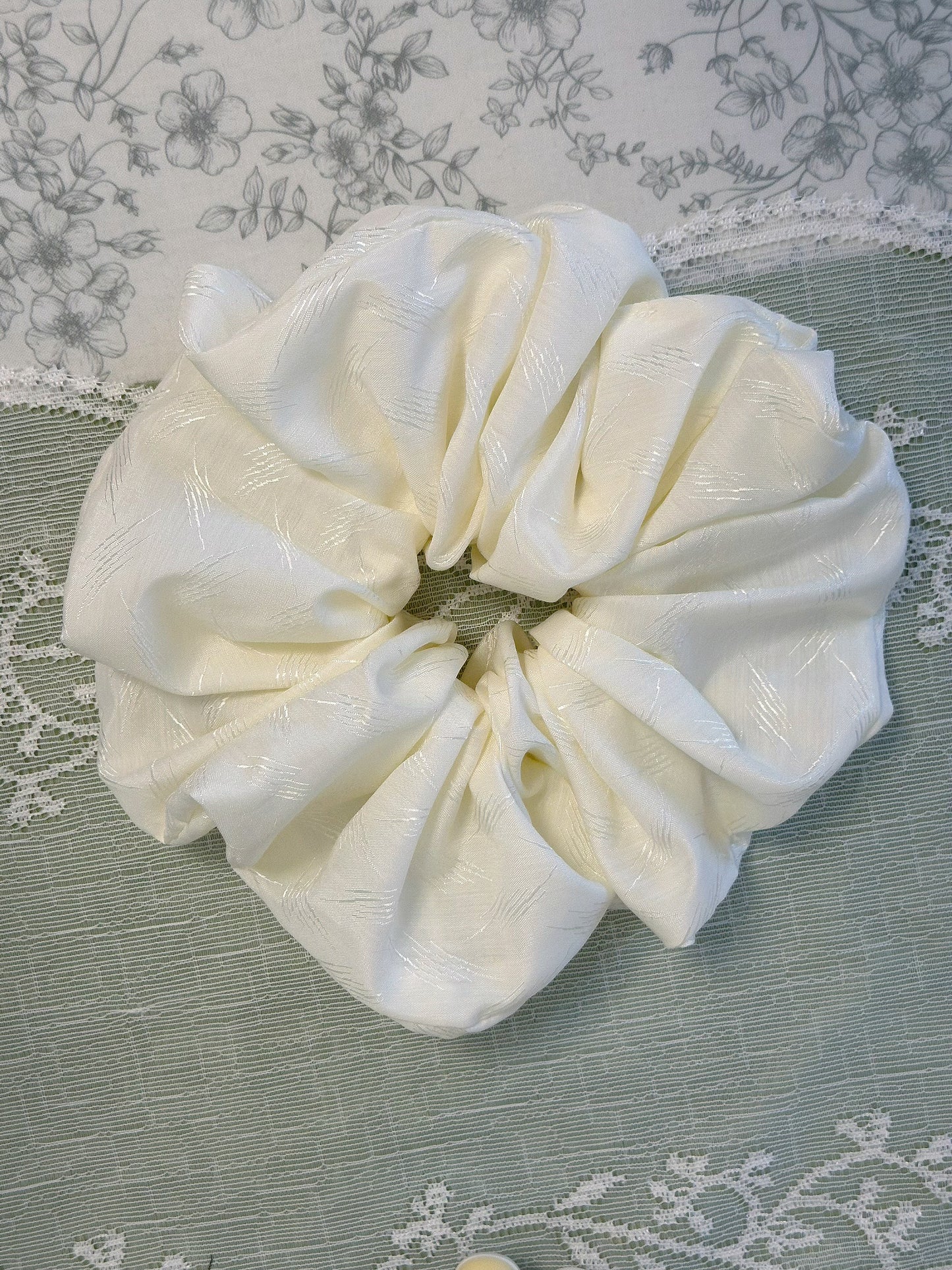Lily Love Scrunchy (Size Large)