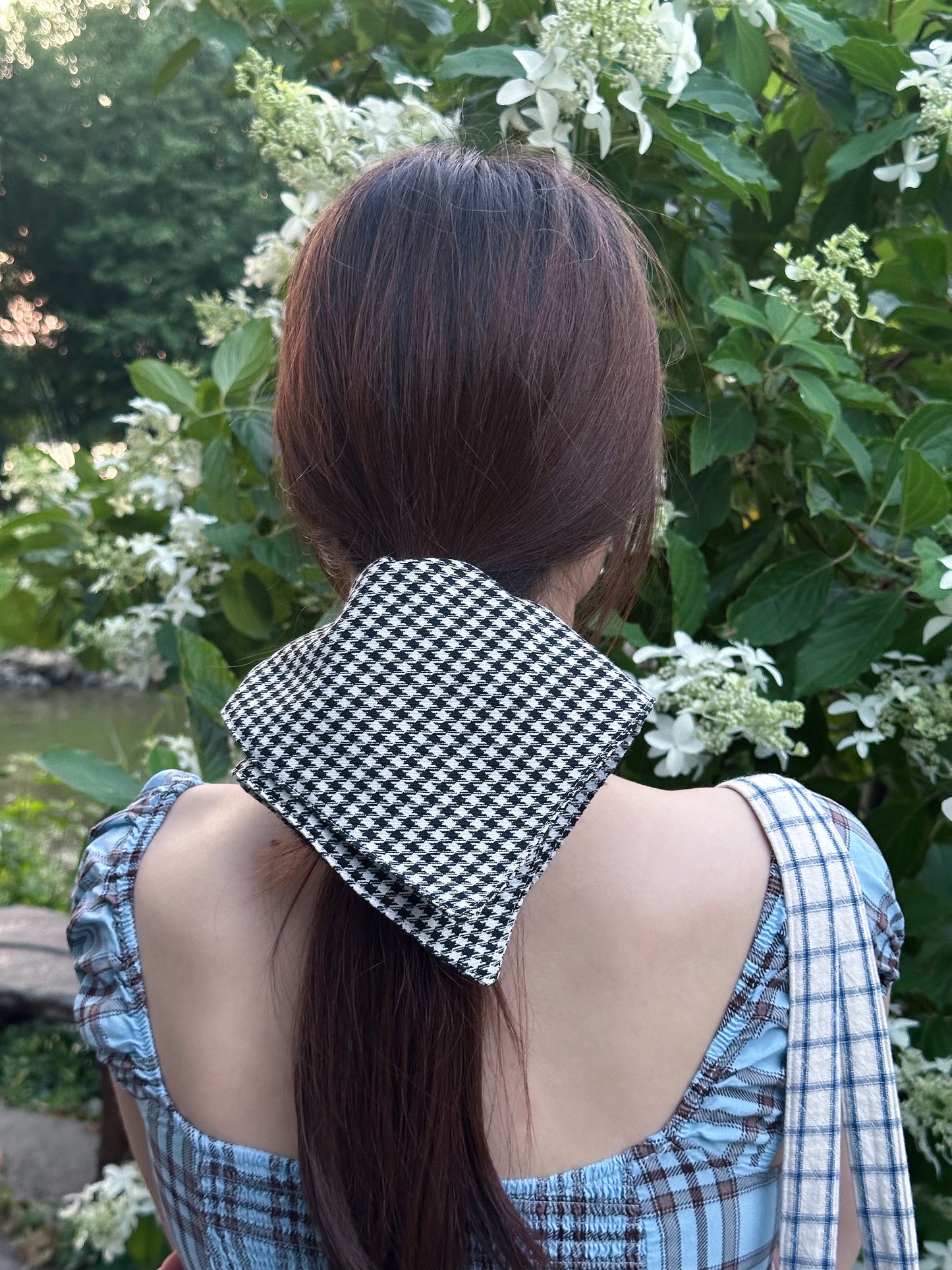 Young Maiden Scrunchy (Size Large)