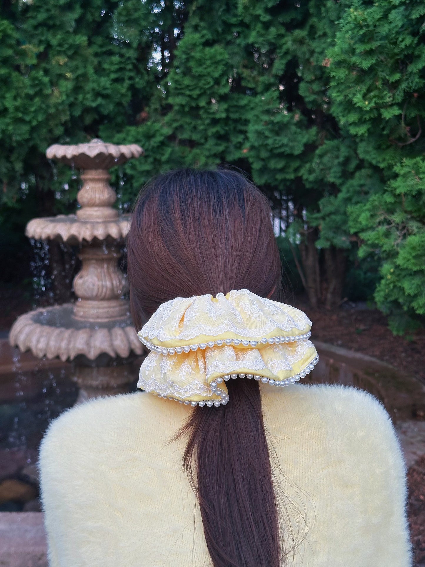 Sunny Pearl Scrunchy (Size Large)