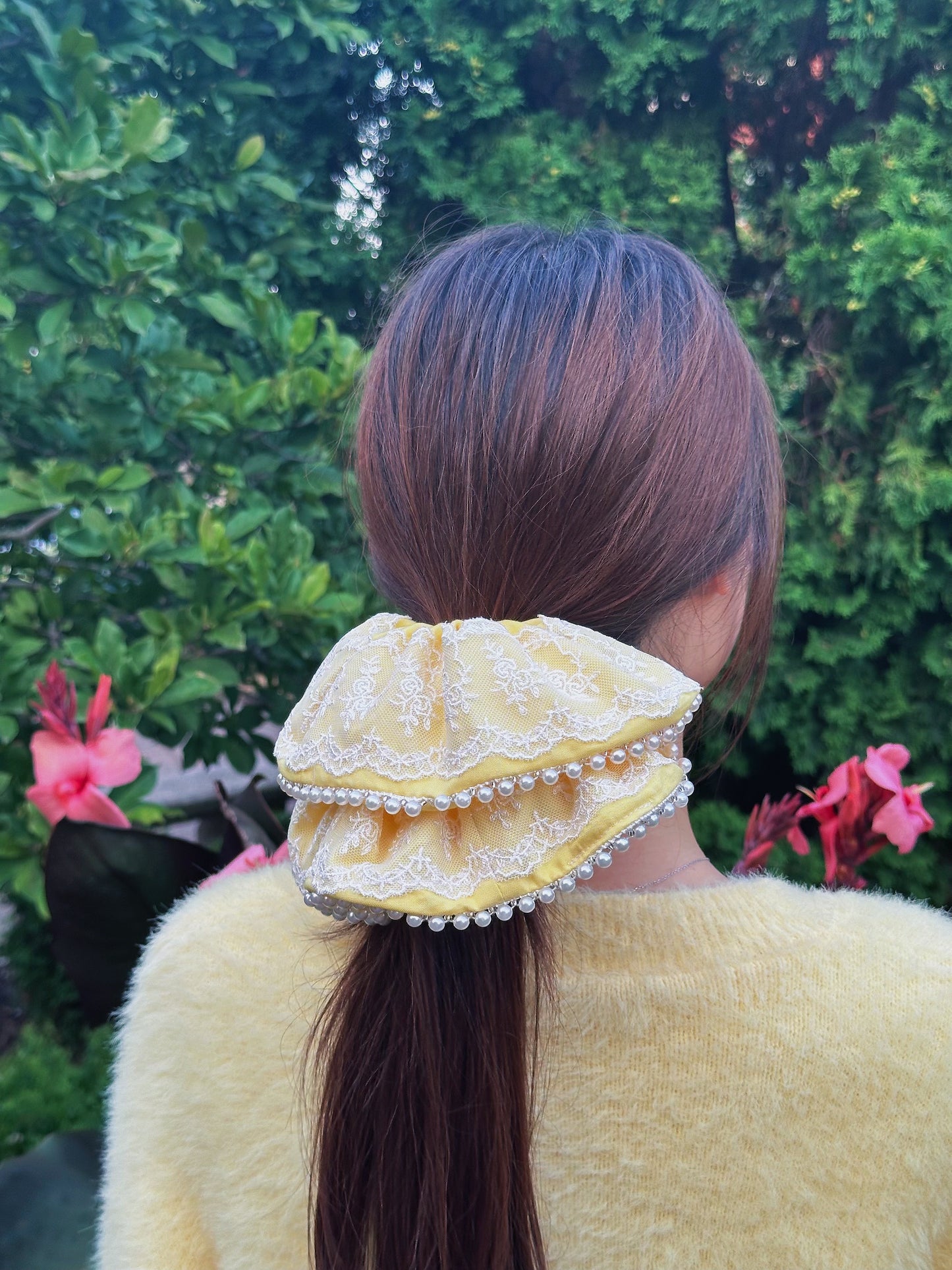 Sunny Pearl Scrunchy (Size Large)